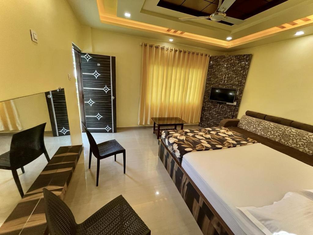 Hotel Saptarang Residency Panhala Экстерьер фото