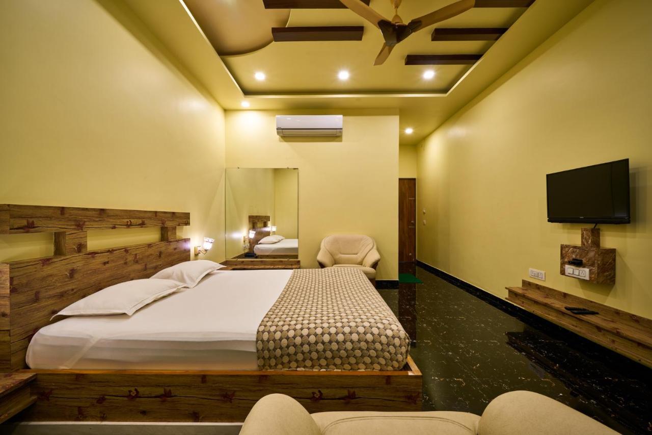 Hotel Saptarang Residency Panhala Экстерьер фото